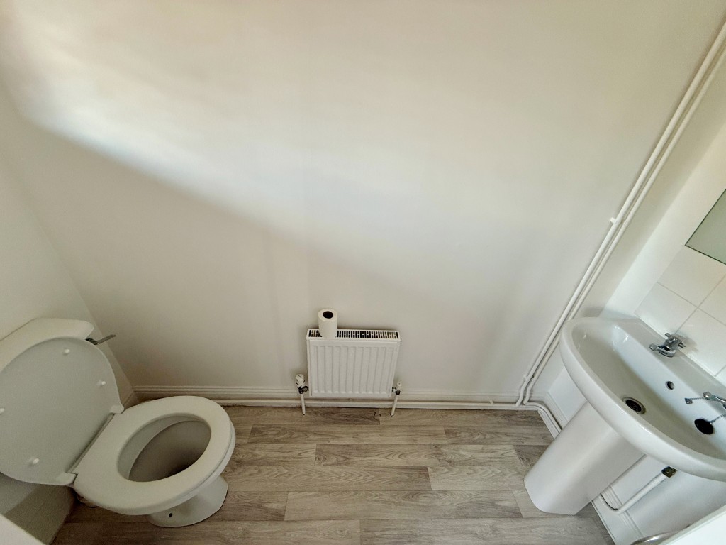 Lot: 141 - DETACHED FOUR-BEDROOM HOUSE - Downstairs W.C.